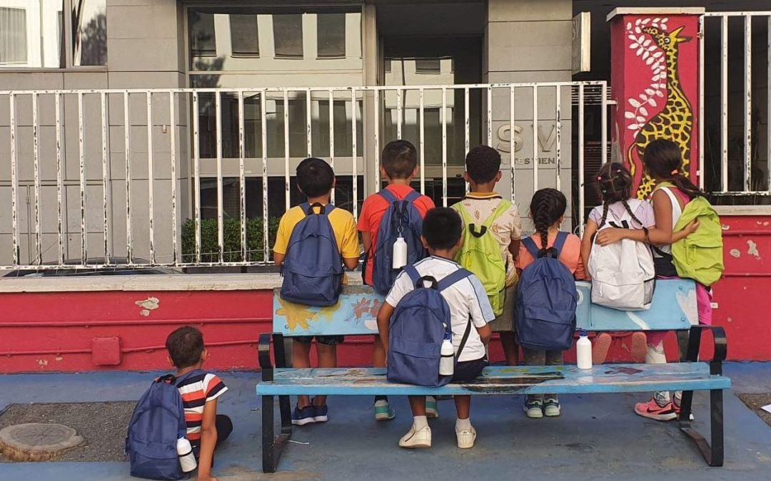 Material escolar para los niños y niñas de Balia gracias a AbbVie