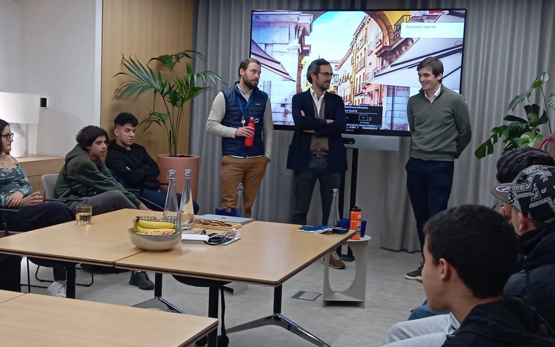 Jóvenes de Balia exploran el mundo profesional